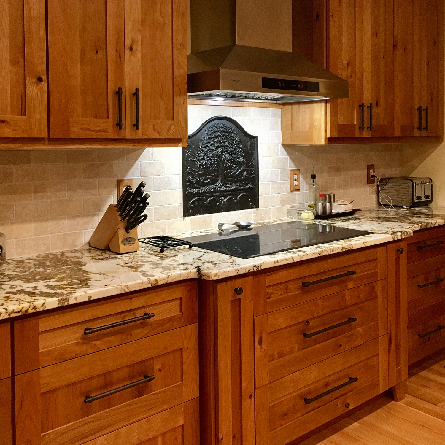 Tall Oak Fireback Backsplash